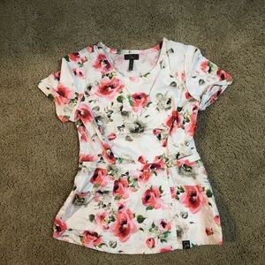 Jaanuu floral scrub top